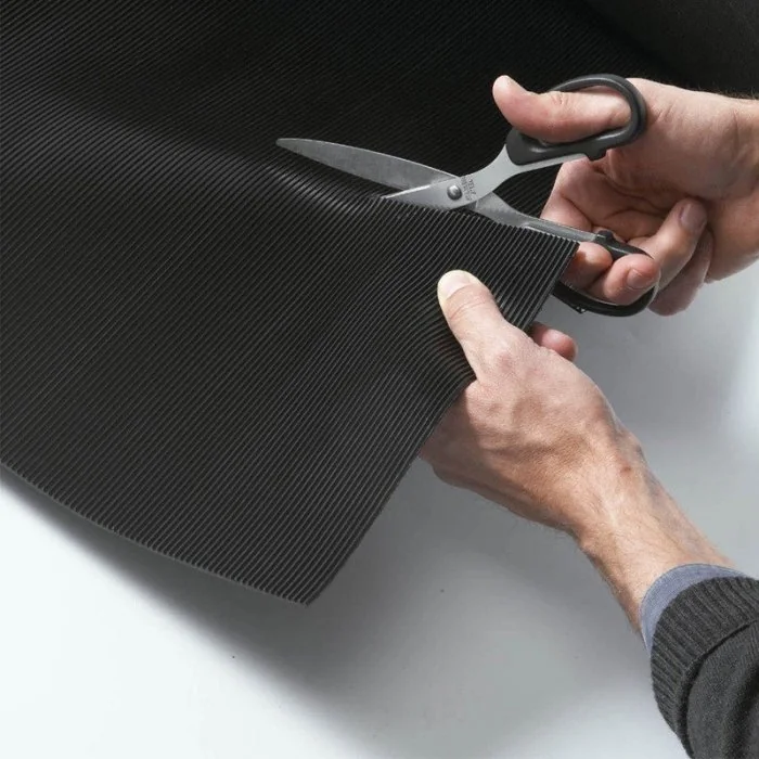 Banda Adeziva Antialunecare Cu Nervuri Lungime 18.3 m, Latime 50 mm, Culoare Negru, Buc / Pachet 10-Benzi Adezive Antialunecare