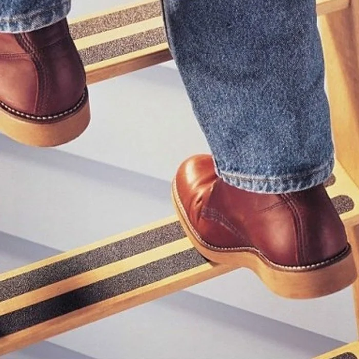 Banda Antialunecare Grosiera Lungime 18.3 m, Latime 50 mm, Culoare Negru, Tip Grosiera, Buc / Pachet 10-Benzi Adezive Antialu...