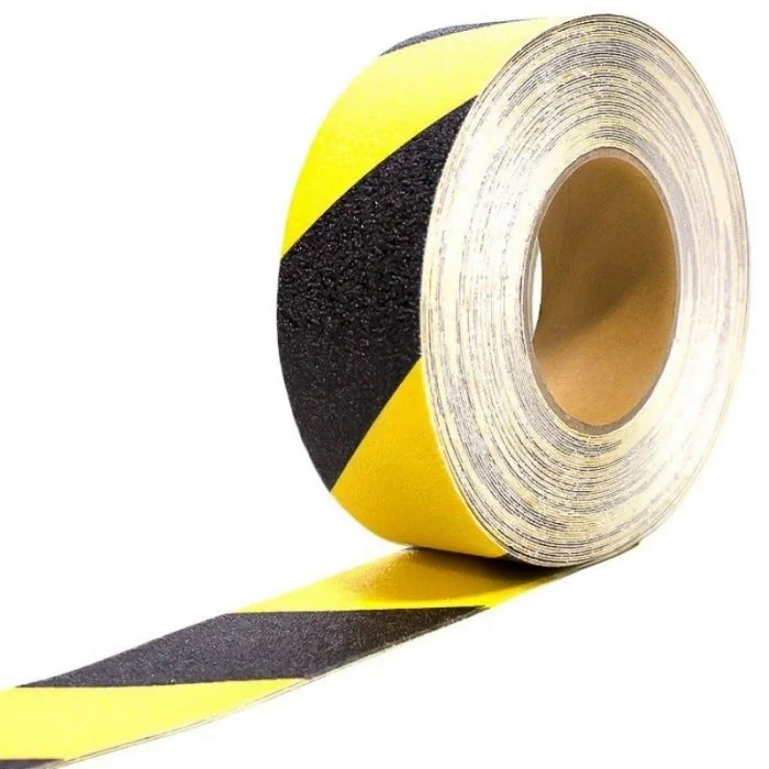 Banda Antialunecare Grosiera Lungime 18.3 m, Latime 100 mm, Culoare Negru, Tip Grosiera, Buc / Pachet 10-Benzi Adezive Antial...