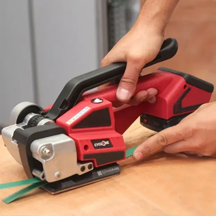 copy of Aparat De Legat Banda PP/PET Cu Acumulator Origine Italia, Acumulator Lithium 18V, Grosime Banda 0.45 - 0.6 mm, Latime Banda 12 - 16 mm, Utilizare Manuala, Greutate 3,6 kg, Sistem Sigilare Prin Frictiune